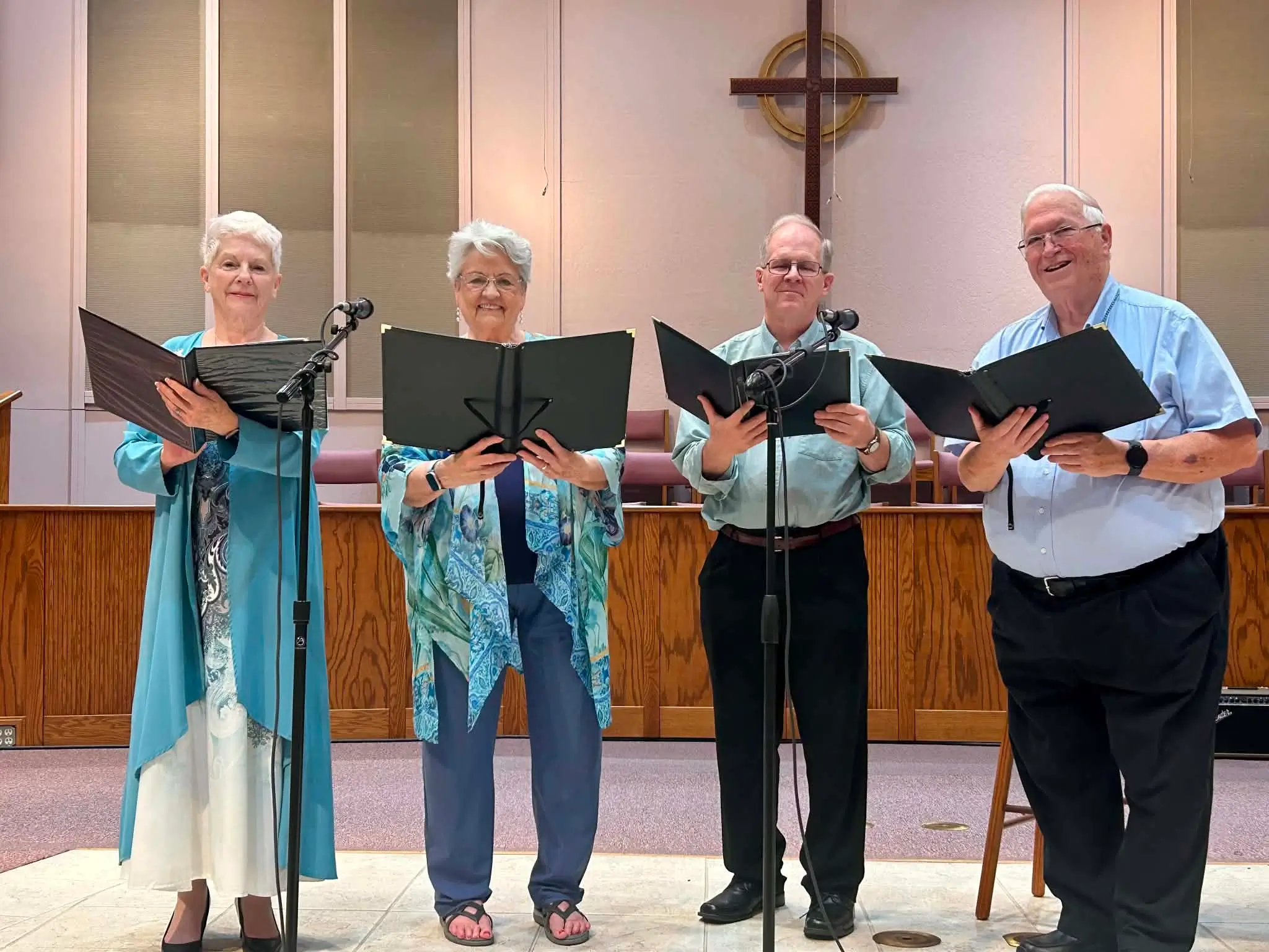 A group voice class performing Thomas Tallis's 'If Ye Love Me' together.